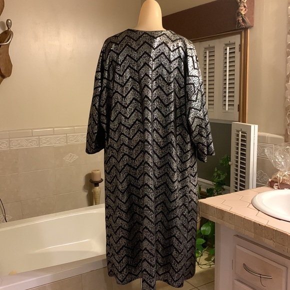 LuLaRoe Duster - Picture 2 of 9